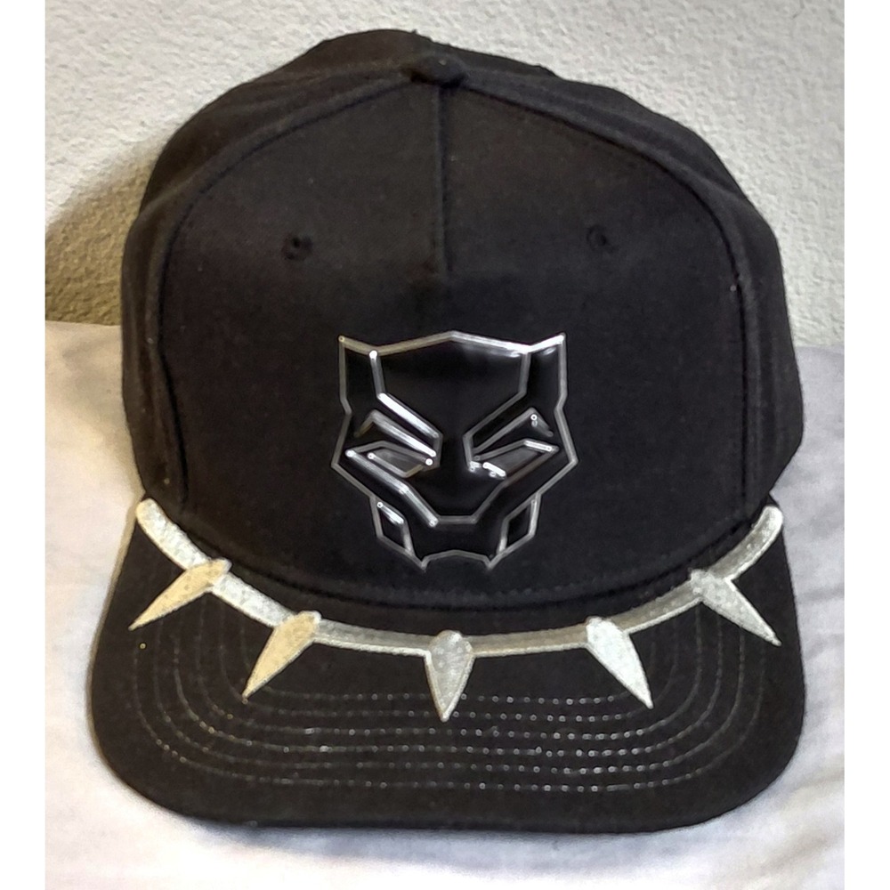 Marvel Black Panther Bioworld Snapback Hat Black Claw Necklace OSFM New
